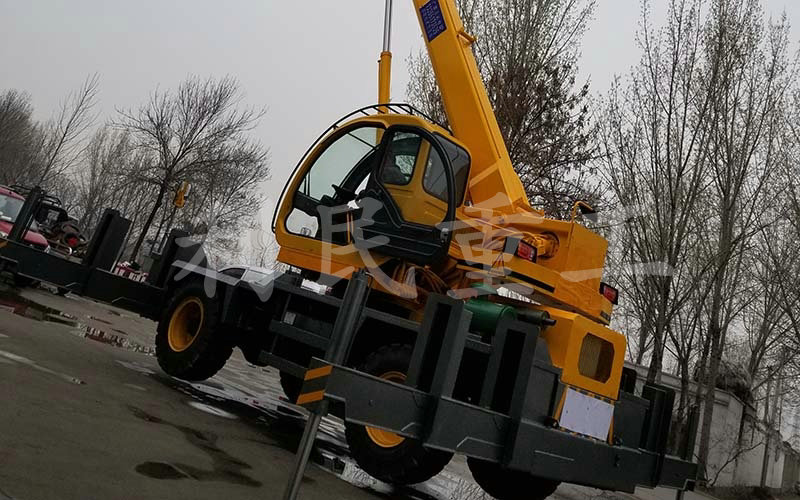 12噸一體越野吊車